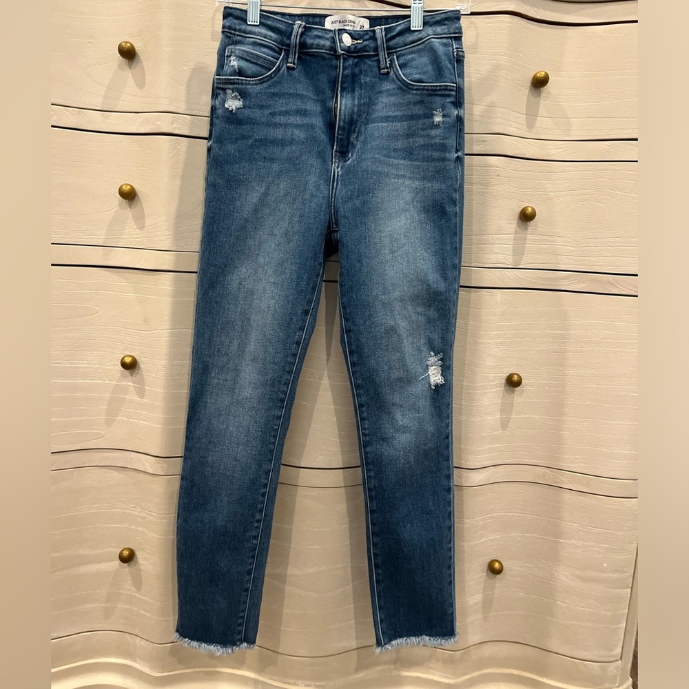 Just Black Distressed Jeans Size 27